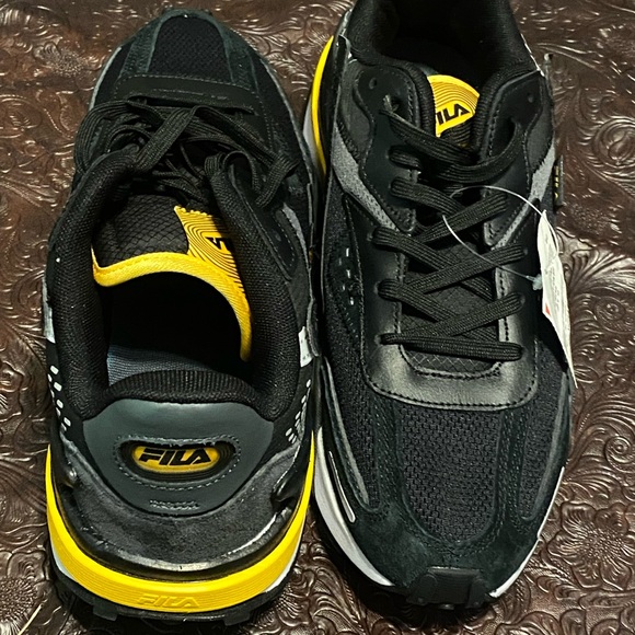 Fila Sneakers - Picture 4 of 5